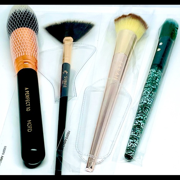 NWOT Lot of 4 Make-up Brushes, A Perfect 10, Shana B., FARAH, Slmissglam - Picture 4 of 10